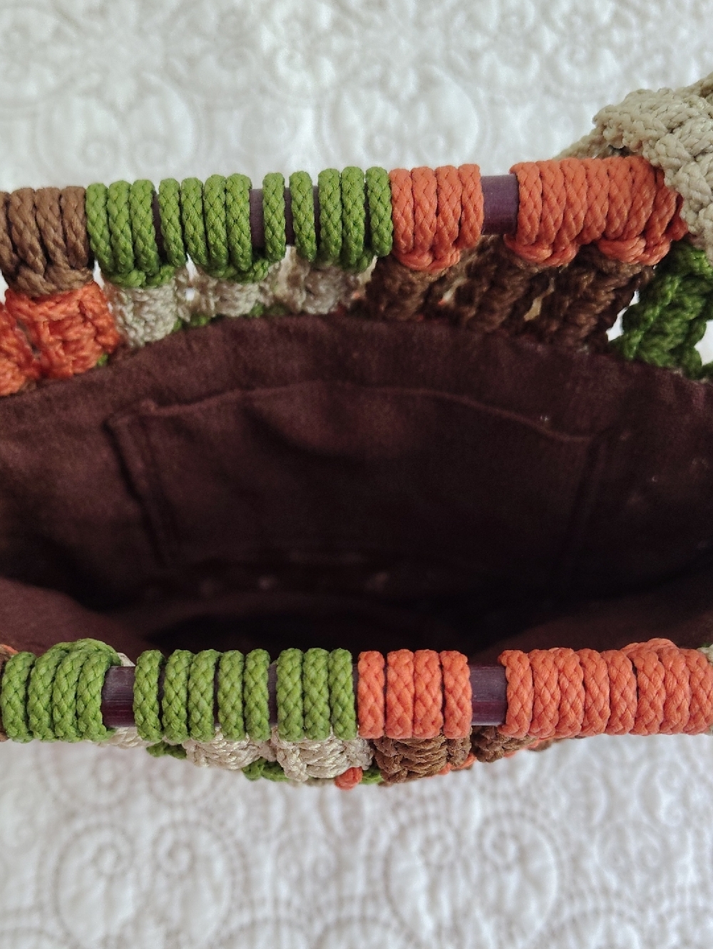Vintage 1970's Macrame Shoulder Bag With Wooden Rods - Picture 11 of 15